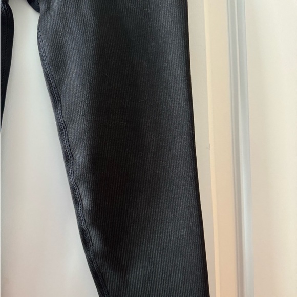 Fabletics Cloud Highwaisted Leggings - Picture 2 of 7